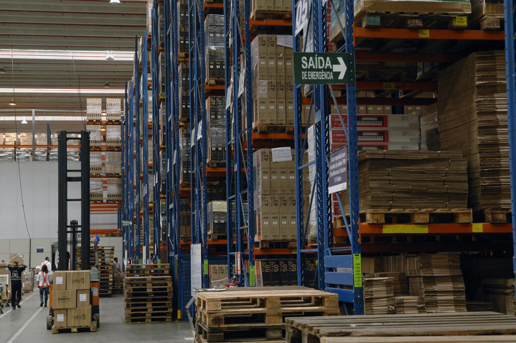 Armazém Yusen Logistics