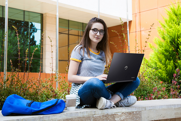 Escolas da fase piloto do Aprender Conectado começam a receber computadores em até 30 dias